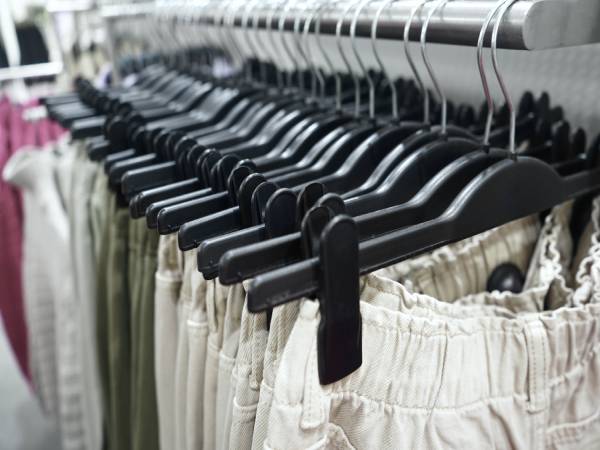 SKIRT/PANT CLIP